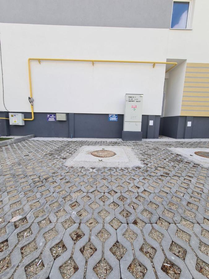 Garsoniera Luxury Lorena Piteşti Exteriör bild