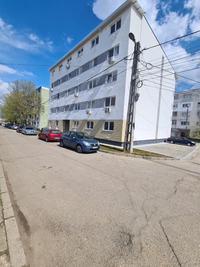 Garsoniera Luxury Lorena Piteşti Exteriör bild