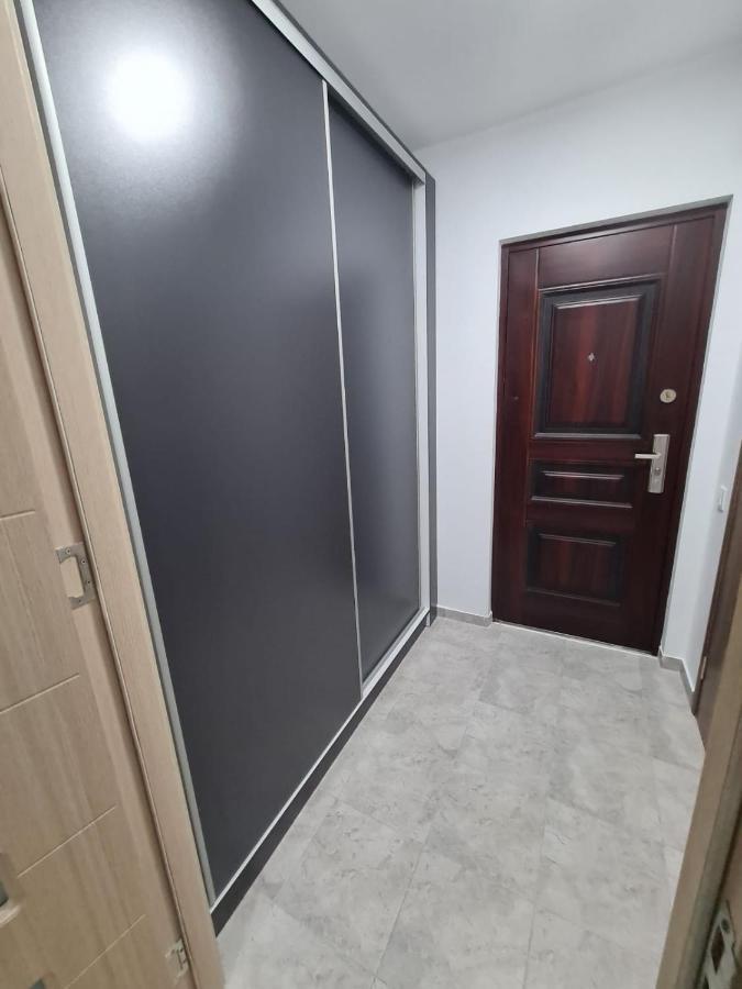 Garsoniera Luxury Lorena Piteşti Exteriör bild